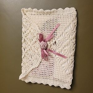 Vtg Crochet purse with 4 cards